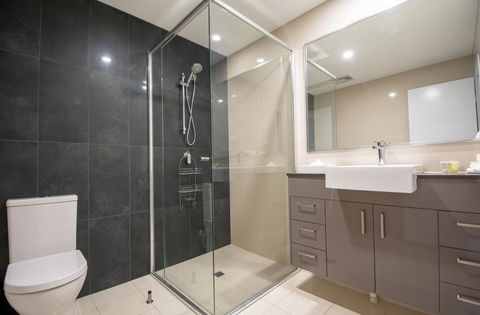 Magnum Serviced Apartments - Accommodation Gold Coast 10