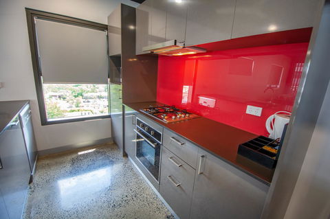 Magnum Serviced Apartments - Accommodation Gold Coast 7