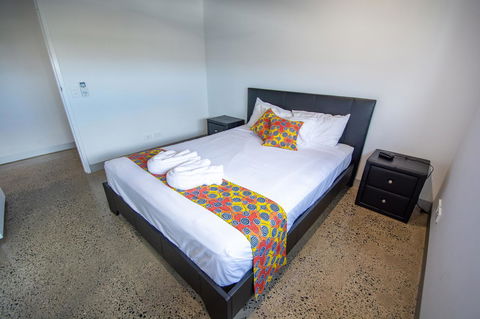 Magnum Serviced Apartments - Accommodation Gold Coast 9