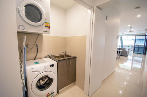 Magnum Serviced Apartments - Accommodation Gold Coast 15