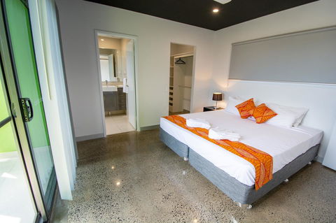 Magnum Serviced Apartments - Accommodation Gold Coast 33