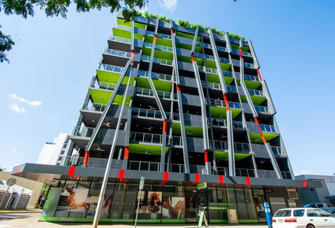 Magnum Serviced Apartments - Accommodation Gold Coast 31