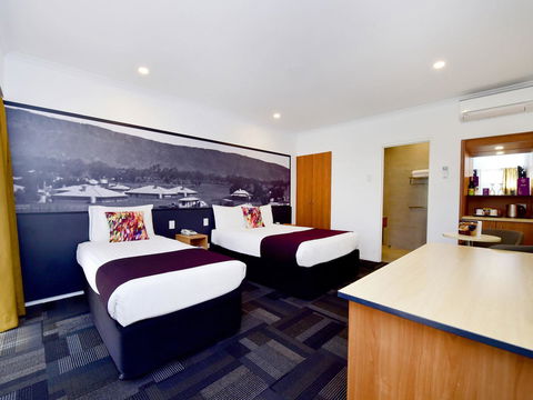 Mercure Alice Springs Resort - Gold Coast 4U 1
