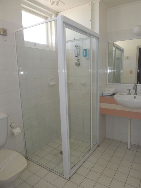 Golden Sands Motor Inn - Gold Coast 4U 27