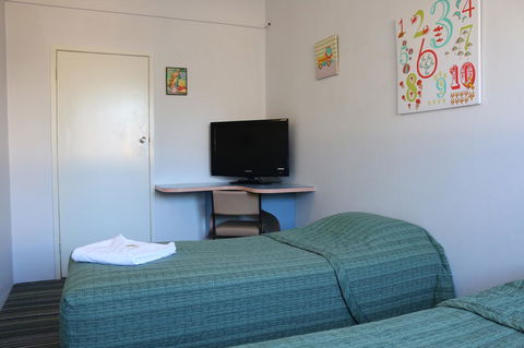 Golden Sands Motor Inn - Gold Coast 4U 19