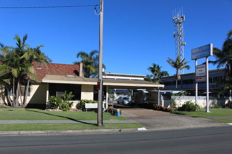 Golden Sands Motor Inn - Gold Coast 4U 18