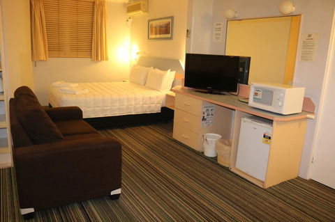 Golden Sands Motor Inn - Gold Coast 4U 21