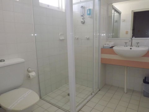 Golden Sands Motor Inn - Gold Coast 4U 30