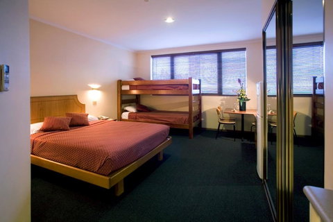Madison Capital Executive Apartments - Accommodation Gold Coast 1