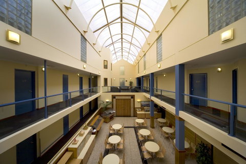 Madison Capital Executive Apartments - Accommodation Gold Coast 2