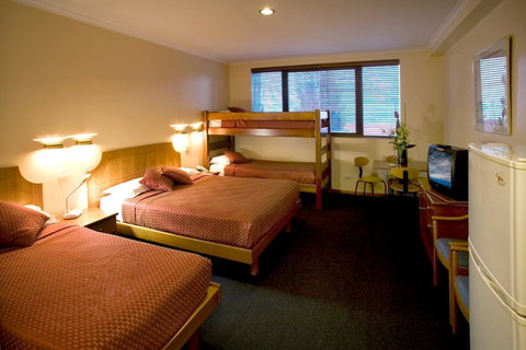 Madison Capital Executive Apartments - Accommodation Gold Coast 4