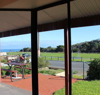Bott's Beach Retreat - Accommodation Gold Coast