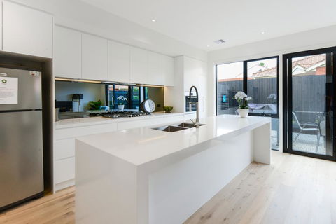 Boutique Stays - Murrumbeena Place 2 - Accommodation Gold Coast 3
