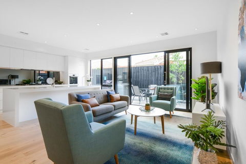 Boutique Stays - Murrumbeena Place 2 - Accommodation Gold Coast 1