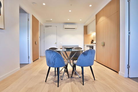 Box Hill Central Sky One Apartment - Gold Coast 4U 3