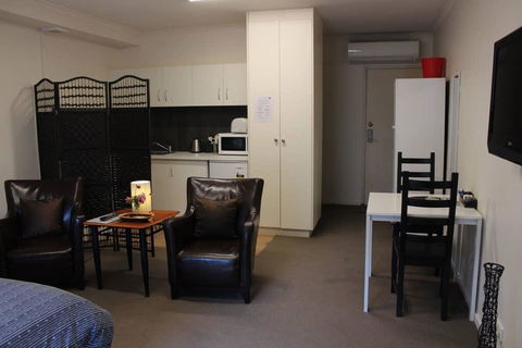 Box Hill Studio 3 At Canterbury Gardens - Accommodation Gold Coast 2