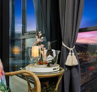 Braddon Penthouse Top Location Netflix WiFi Views - Gold Coast 4U