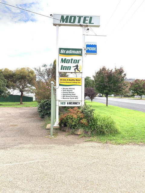Bradman Motor Inn - Accommodation Gold Coast 3