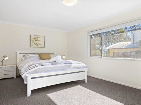 Braeside - Waterfront, Fireplace - Accommodation Gold Coast 1
