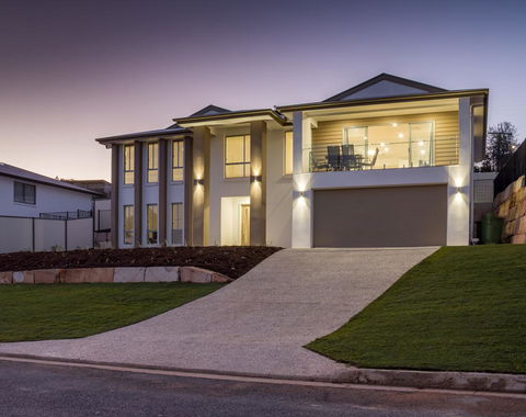 Brand New Executive Living - Gold Coast 4U 0