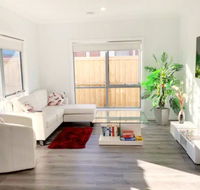 Brand New Home 10 mins to Beach Torquay Geelong Deakin Hospitals - Gold Coast 4U