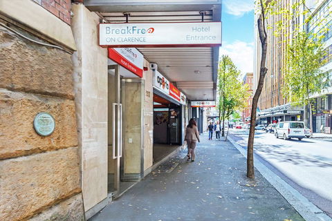 BreakFree On Clarence - Accommodation Gold Coast 2