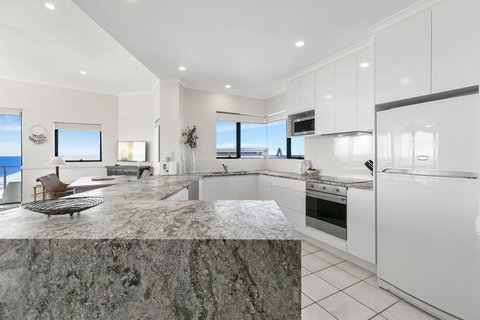 Breathtaking Views Of Sunshine Beach - Unit 7/21 Park Crescent - Accommodation Gold Coast 1