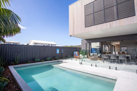 BREEZE At SALT - Accommodation Gold Coast 0