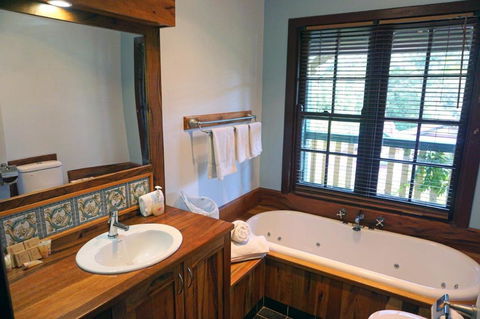 Bridgefield Guest House - Gold Coast 4U 1