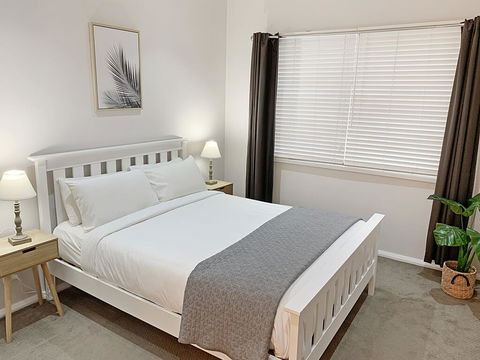 Bright 3-bedroom Apartment - Central Armidale - 1 Gold Coast 2