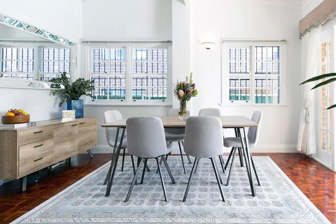 Bright And Elegant Executive 3 Bedroom Family Home - Accommodation Gold Coast 2