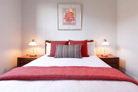 Bright And Elegant Executive 3 Bedroom Family Home - Accommodation Gold Coast 3