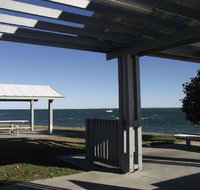 Bring the family dog and the boat to Welsby Pde Bongaree - 1 Gold Coast