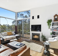 Bristlebird - Beach 650m Pets Fireplace Linen 4 bdrm WiFi - Accommodation Gold Coast