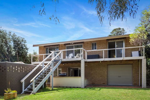 Broadbeach Retreat - 32 Broadbeach Drive - Gold Coast 4U 2