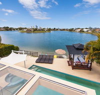 Broadbeach Waterfront Holiday House - Gold Coast 4U