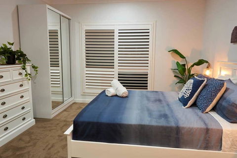 Broadbeach Waters Home With Private Pool - 1 Gold Coast 1