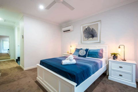 Broadbeach Waters Home With Private Pool - 1 Gold Coast 3