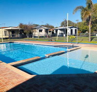Broadwater Beach Cottage with WiFi - Gold Coast 4U