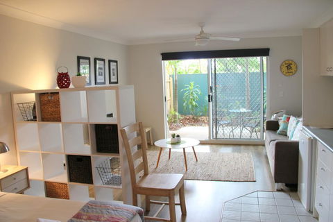 Broadwater Keys Holiday Apartments - 1 Gold Coast 3