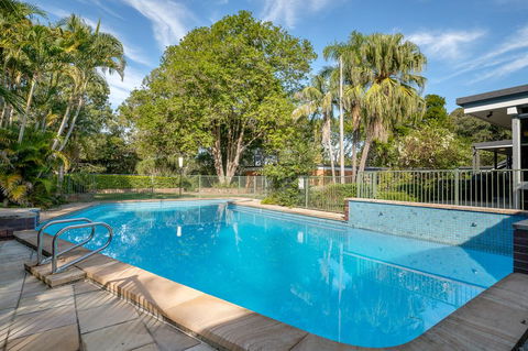 Brookfield Retreat - Large Holiday Home / Group Accommodation - Gold Coast 4U 1