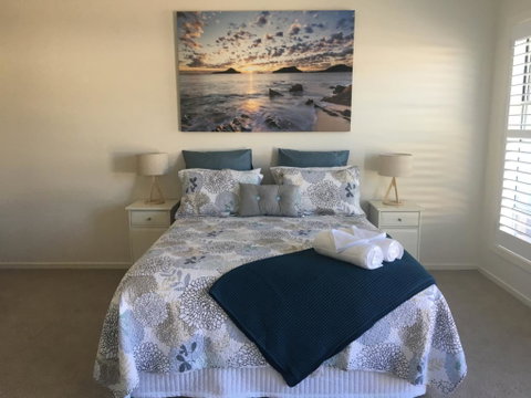Broughton Views - Accommodation Gold Coast 2