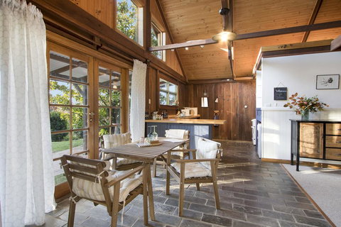 BROWNS COTTAGE - Accommodation Gold Coast 2