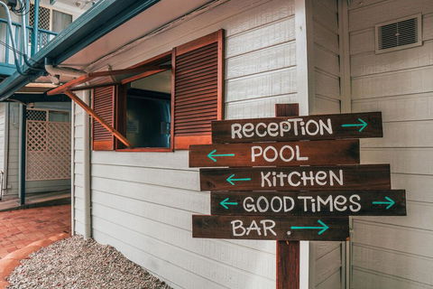 Budds In Surfers Backpackers - Accommodation Gold Coast 2