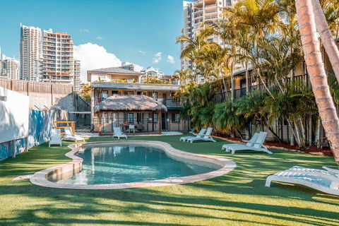 Budds In Surfers Backpackers - Accommodation Gold Coast 0