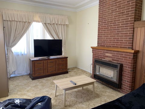 Budget In Goulburn - Gold Coast 4U 0