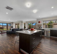 Bundalong on Clarke St - Accommodation Gold Coast