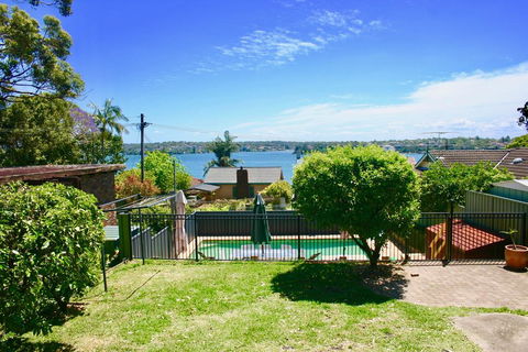 Bundeena Base Holiday Home - Gold Coast 4U 0