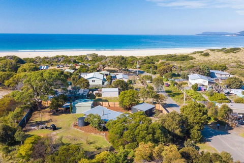 BUNGALOW BEAUTY - Hosted By: L'Abode Accommodation - Accommodation Gold Coast 2