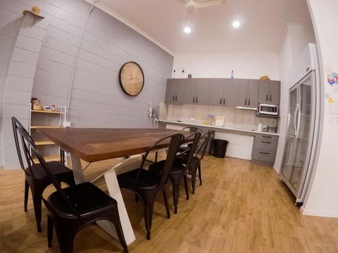 Bunk Inn Hostel - Gold Coast 4U 3